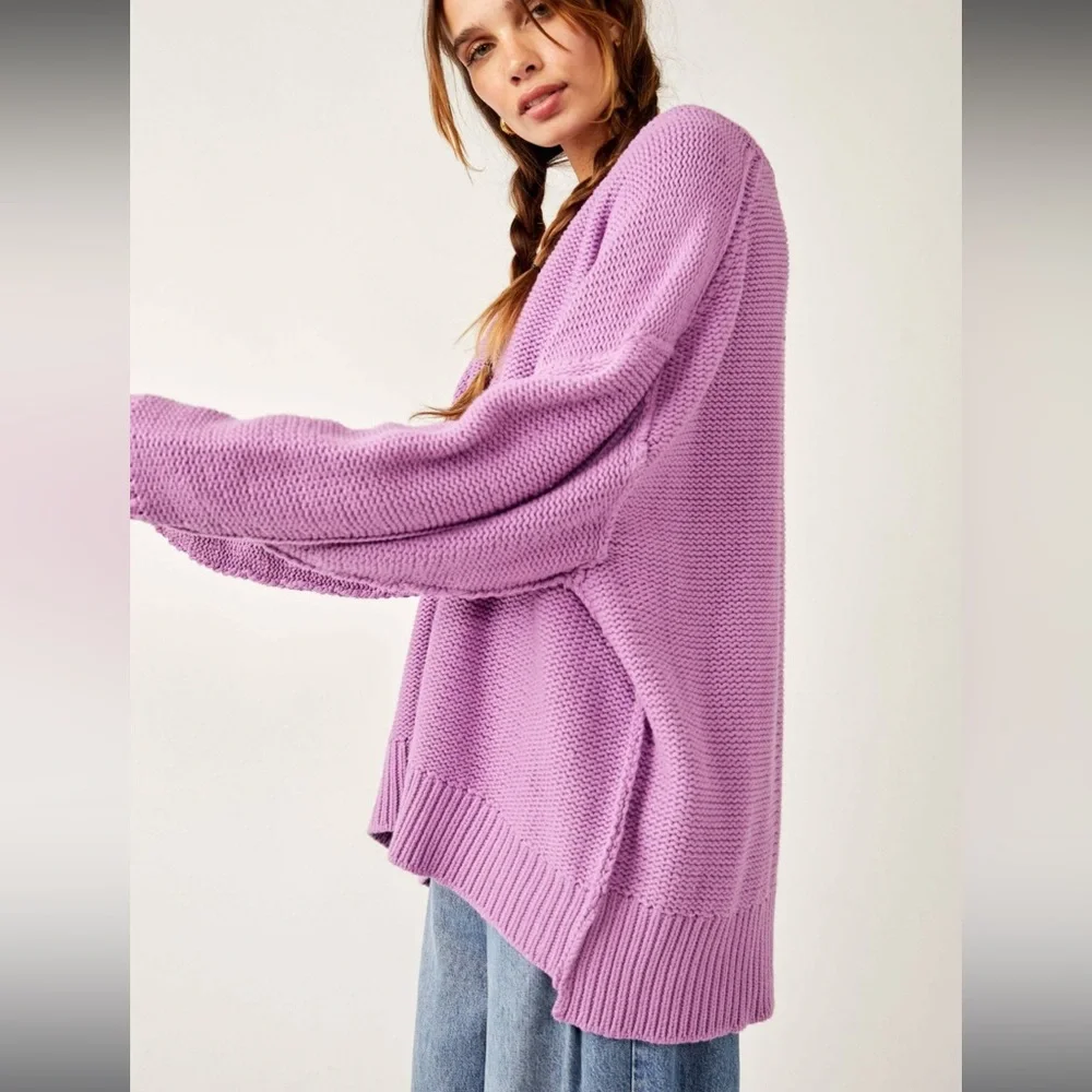 NWOT Alli V-Neck sweater by Free People in size XS